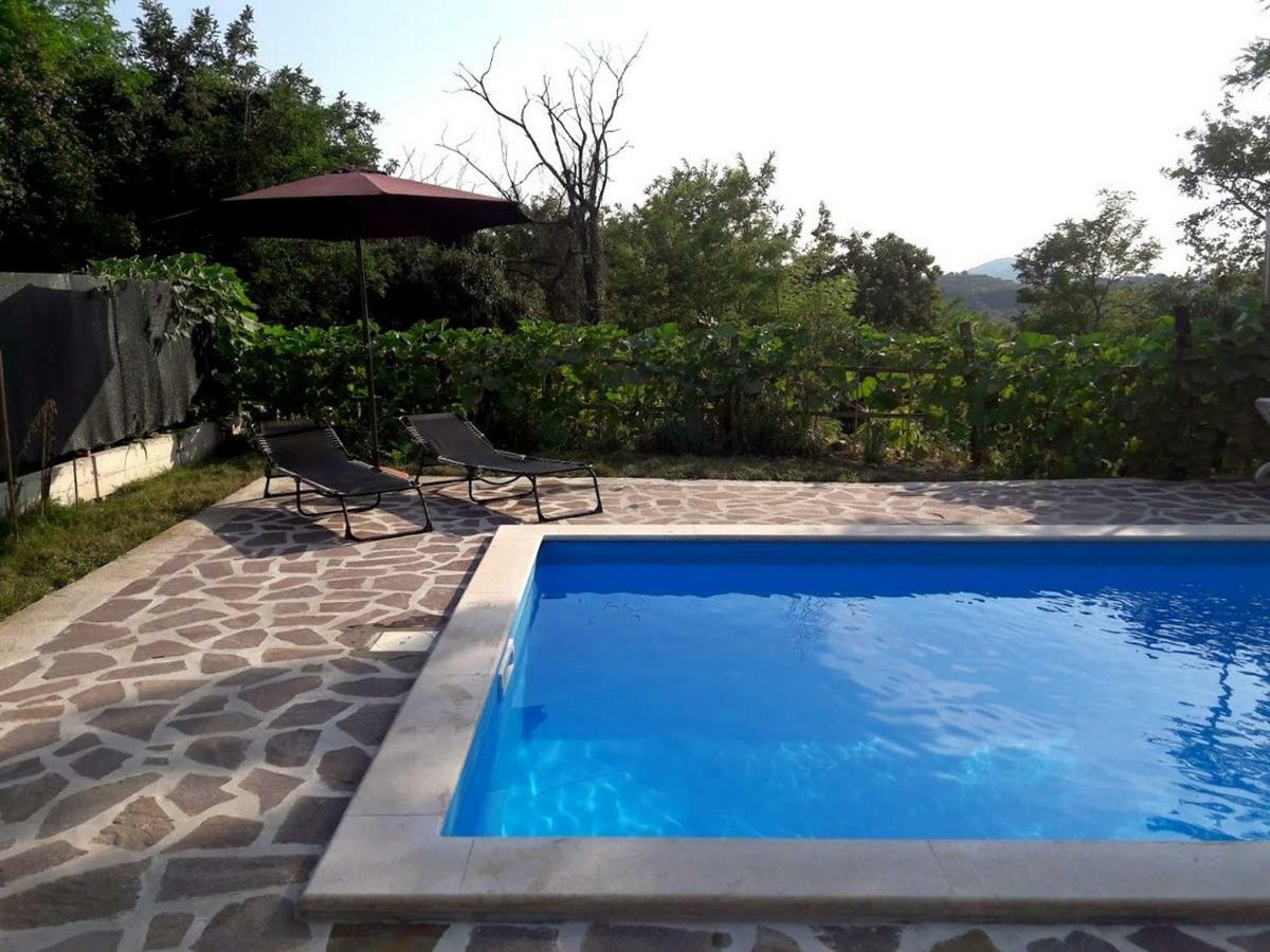 Apartment Nada With Private Pool 布泽特 外观 照片